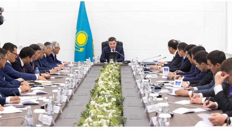 Олжас Бектенов провел республиканское совещание по развитию моногородов