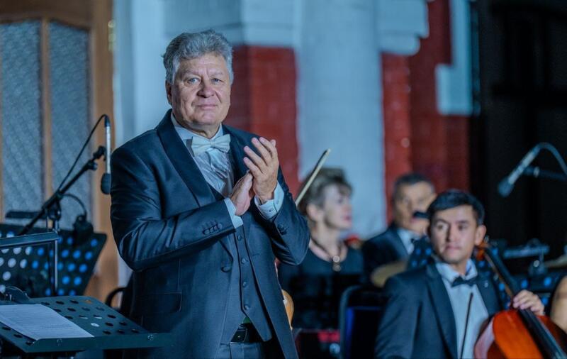 В областном центре ВКО прошел вечер «Оперетта под открытым небом»