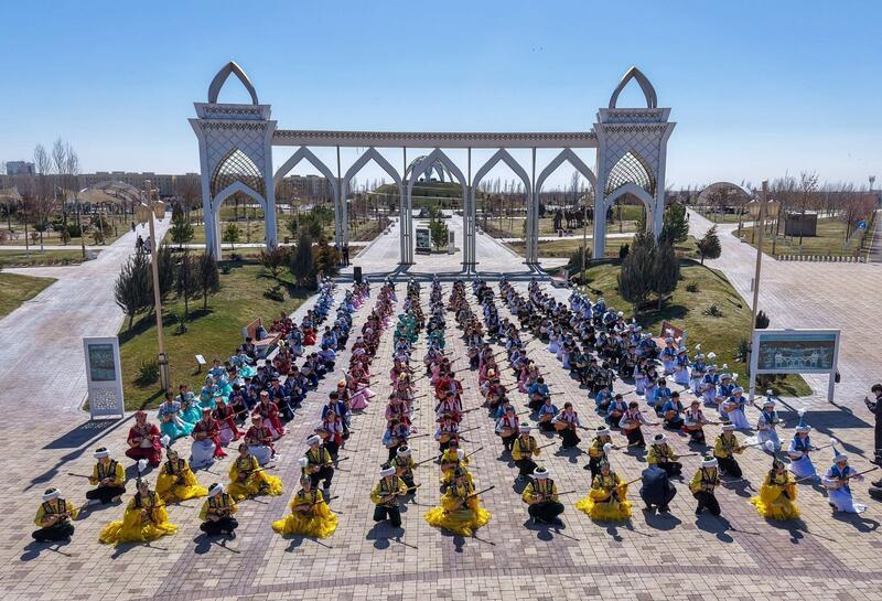 Полмиллиона казахстанских детей одновременно исполнили известные народные кюи