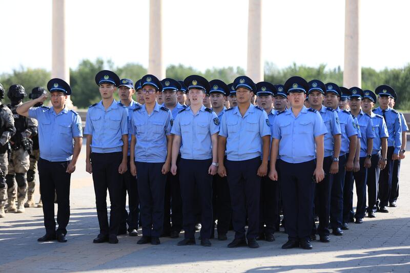 Закон и порядок: Масштабный гарнизонный развод полиции прошел в Актобе