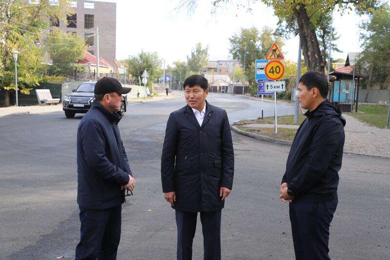 Ернат Бәзіл проинспектировал качество дорожных работ в Талдыкоргане