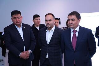 От ремесла до искусственного интеллекта: карагандинские креаторы представили свои работы в Астане