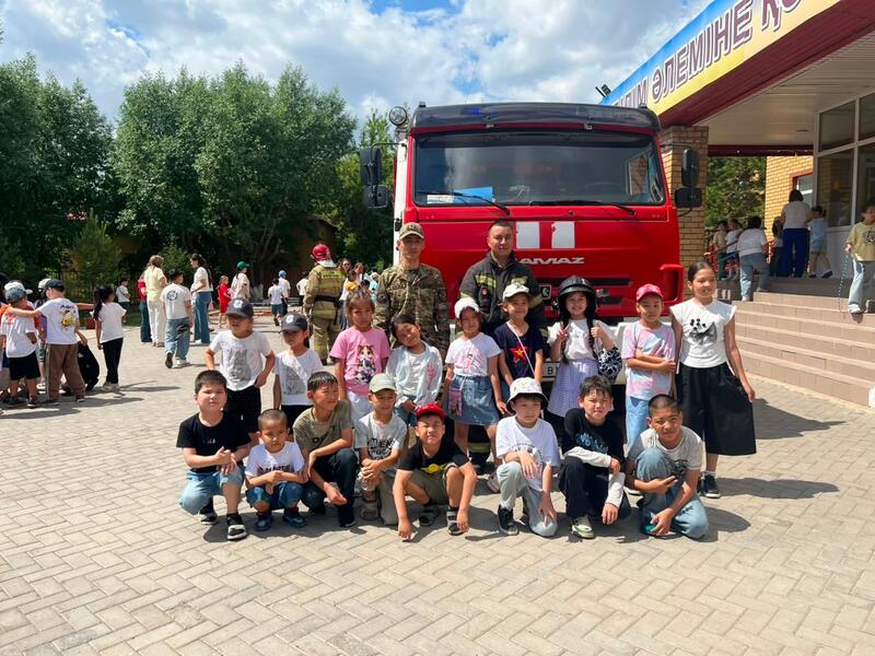 Лето под знаком безопасности: в детских лагерях проходят уроки от спасателей