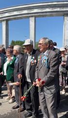 Аким Алматинской области поздравил ветеранов Великой Отечественной войны с Днем Победы