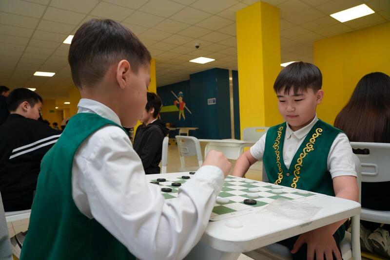 Национальная школьная лига: в Астане проходит республиканский турнир