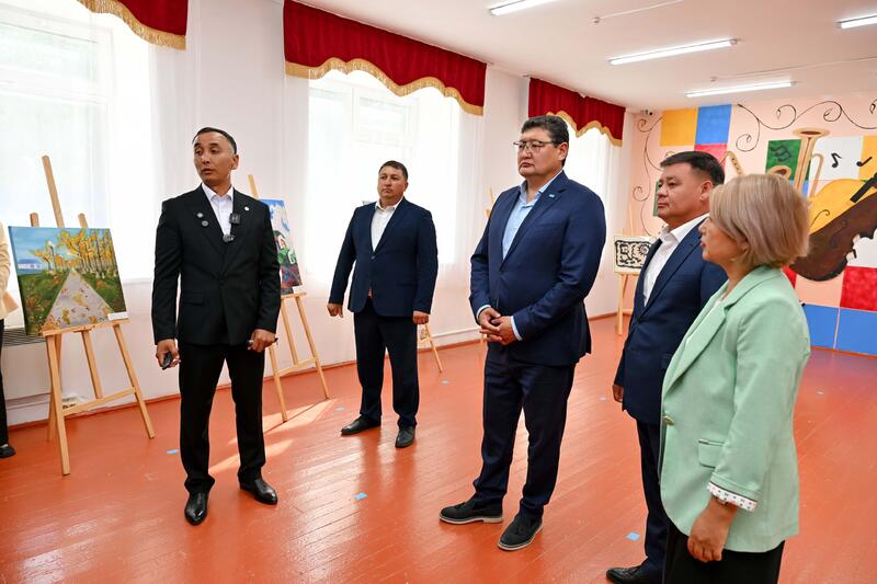 Аким области посетил школу искусств и оздоровительный лагерь «Мейірім» в селе Калбатау