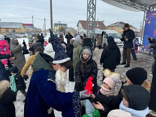 В Астане в жилом массиве Уркер проходит праздничная новогодняя программа