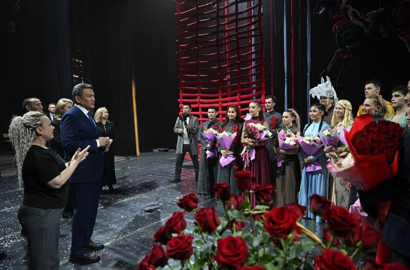 Аким области посетил премьеру этнопластического перформанса «Ботай» театра Sensitive