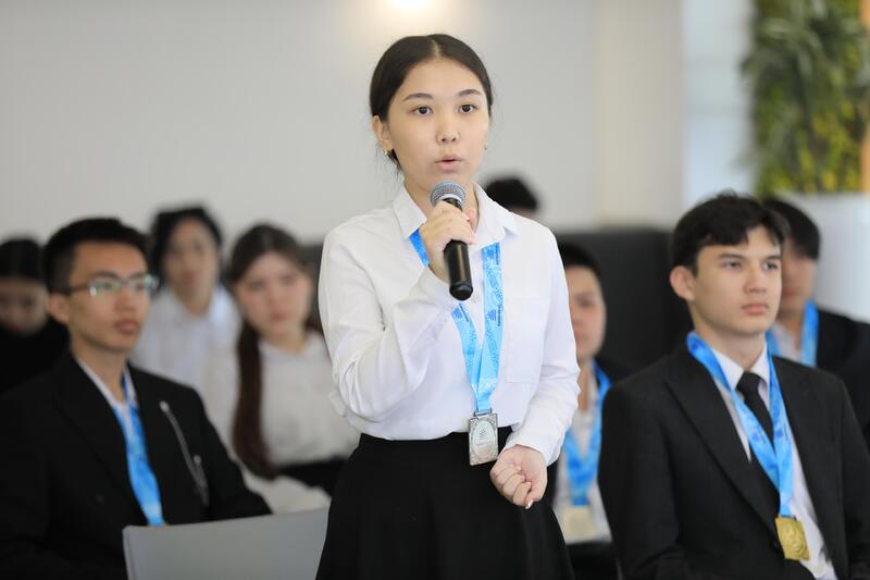 Аким области встретился с представителями «золотого фонда молодежи»