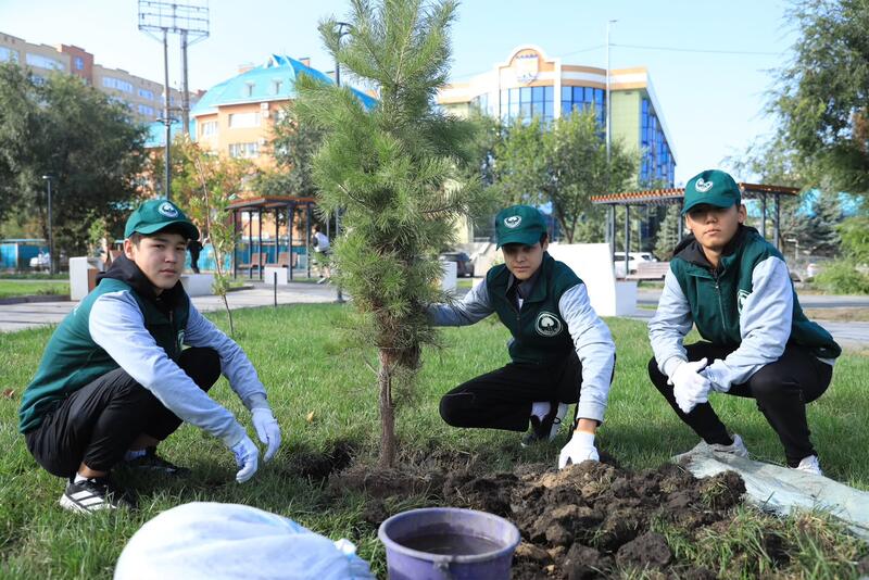 Тысячи жителей Актобе приняли участие в акции World Cleanup Day