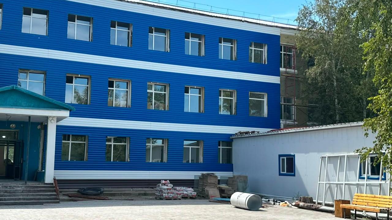 К новому учебному году отремонтируют школу и колледж в селе Есиль Осакаровского района
