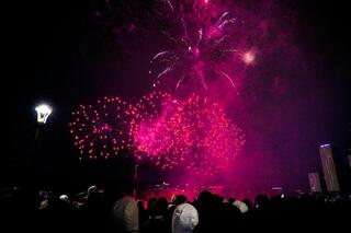 Новогодние салюты в Астане запустили в двух местах