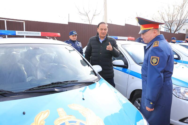 Жамбылские полицейские первыми в стране получили электромобили отечественного производства