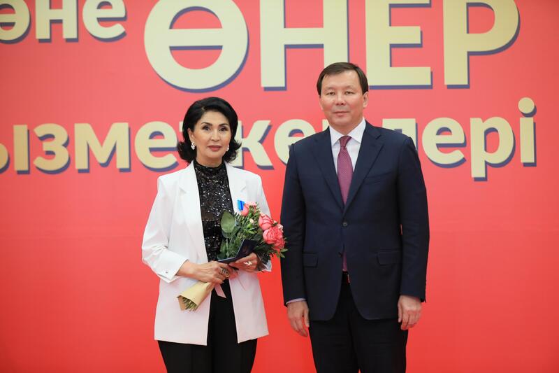 Аким области поздравил работников культуры с профессиональным праздником