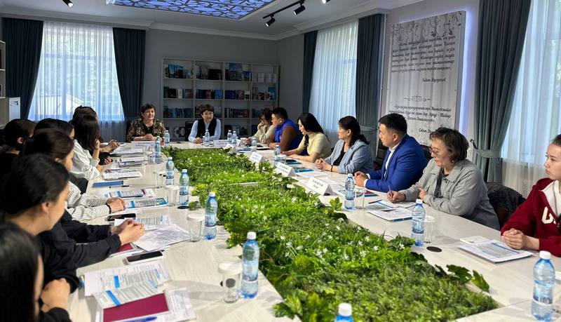 В Карагандинской области борются с неграмотной визуальной информацией на казахском языке