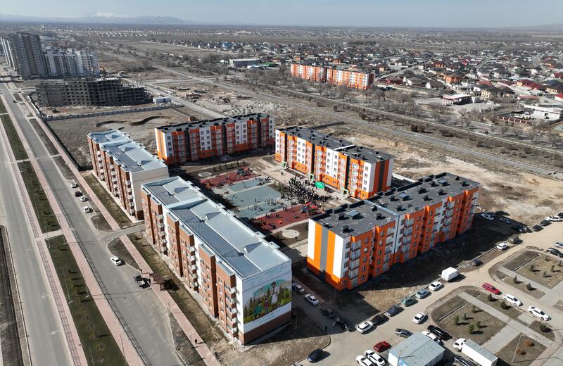 В области Жетісу в рамках «Шаңырақ күні» 60 семей справили новоселье