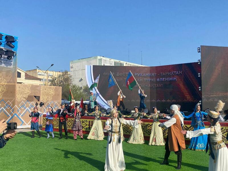 В этногородке «Дархан дала» проходит гала-концерт с участием зарубежных и местных артистов