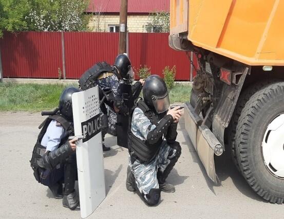 Внимание и слаженность: в Каркаралинске и Ботакаре прошли антитеррористические учения