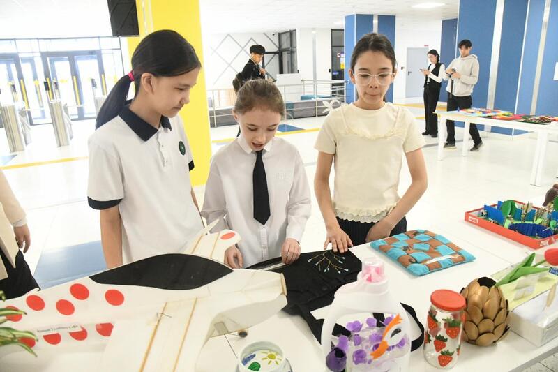 Столичные школьники представили свои эко-идеи на выставке в Астане