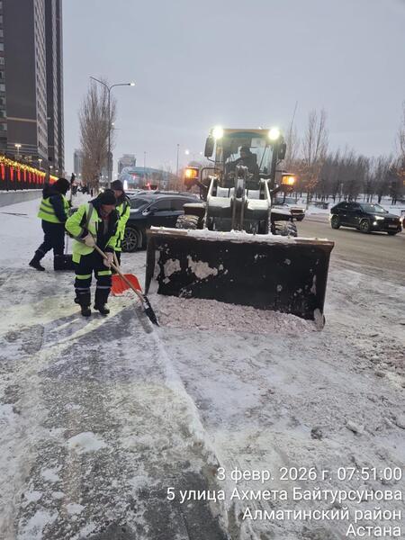 Более 3 000 дорожных рабочих и 1 600 единиц спецтехники заняты в снегоуборочных работах в Астане