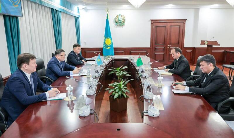 Глава МВД Казахстана встретился с председателем государственной миграционной службы Туркменистана