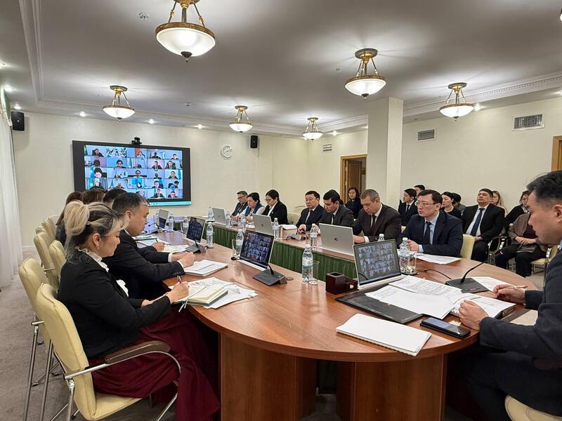 В Минтруда обсудили вопросы цифрового контроля социальных услуг и защиты прав работников во вредных условиях труда