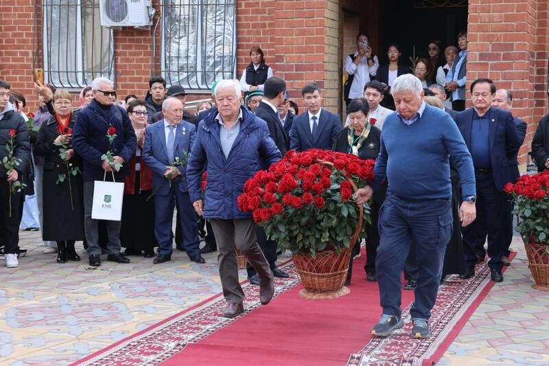 Потомки Миржакыпа Дулатова выразили благодарность акиму Костанайской области Кумару Аксакалову