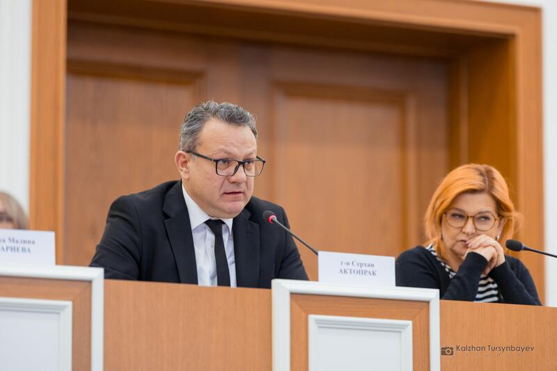 Международное сообщество оценило открытость и прозрачность конституционной реформы