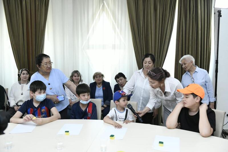 «Ана – гүл, ана – өмір шырағы»: праздник ко Дню матери организовали в столичном Доме дружбы