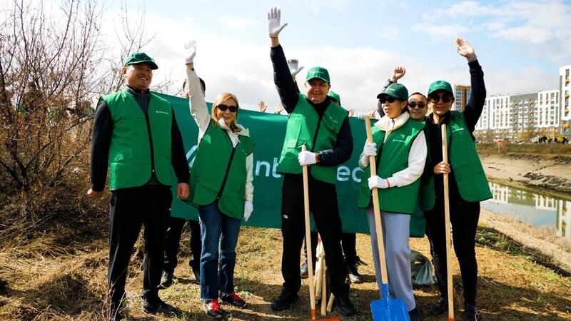 Более тысячи банкиров поддержали экологическую акцию «Таза Қазақстан» в Астане