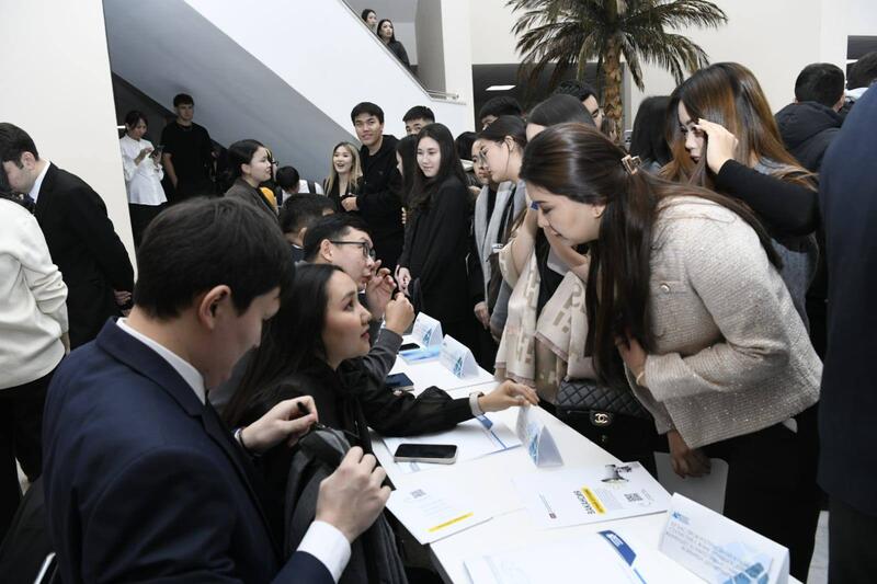 В Астане прошла очередная ярмарка вакансий для молодежи