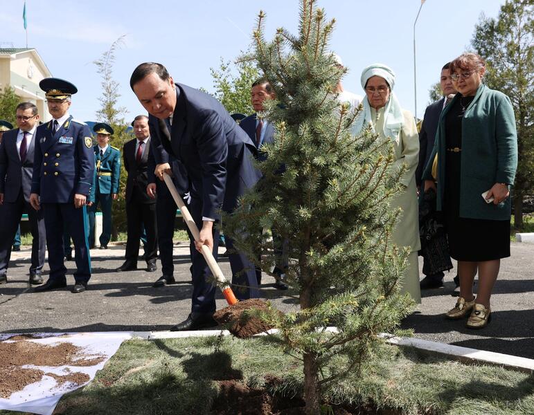 В Жамбылской области отметили 115-летие Бауыржана Момышулы