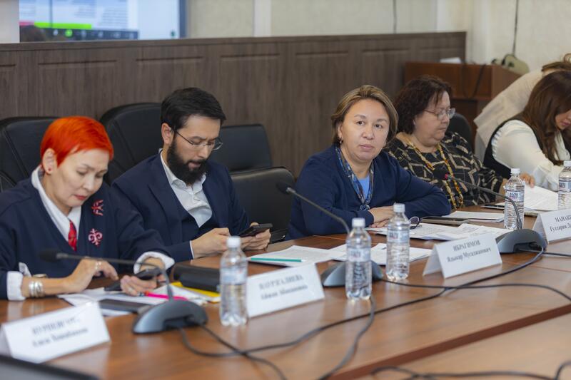 Биржевая торговля и маркировка лекарств в центре обсуждения