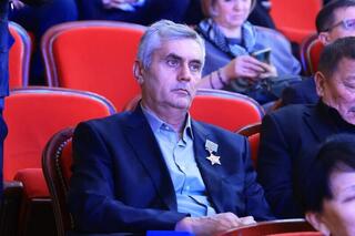 Ветеранов труда, шахтёров, аграриев, врачей и учителей Карагандинской области наградили ко Дню Республики