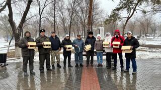 «Таза Қазақстан»: в парке Майкудука установили кормушки для птиц