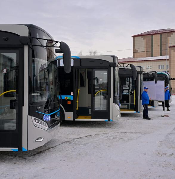 Аким Павлодарской области проверил реализацию инфраструктурных проектов в Аксу