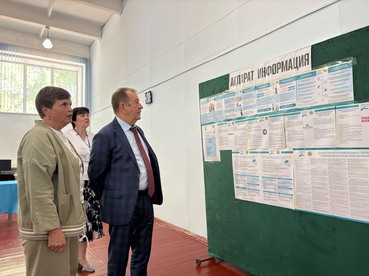 Член ЦИК РК Михаил Бортник ознакомился с ходом подготовки к выборам в ВКО
