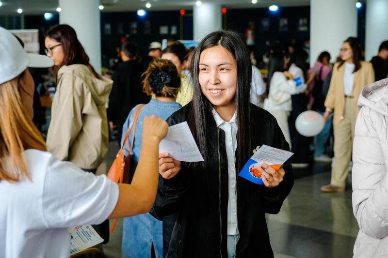 «Жастарға жұмыс»: на ярмарке в Астане было представлено более 1000 вакансий