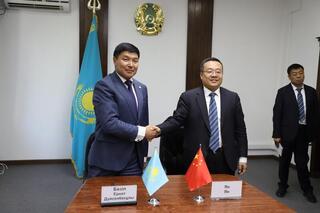 Аким города Ернат Бәзіл принял делегацию из провинции Шэньси Китайской Народной Республики