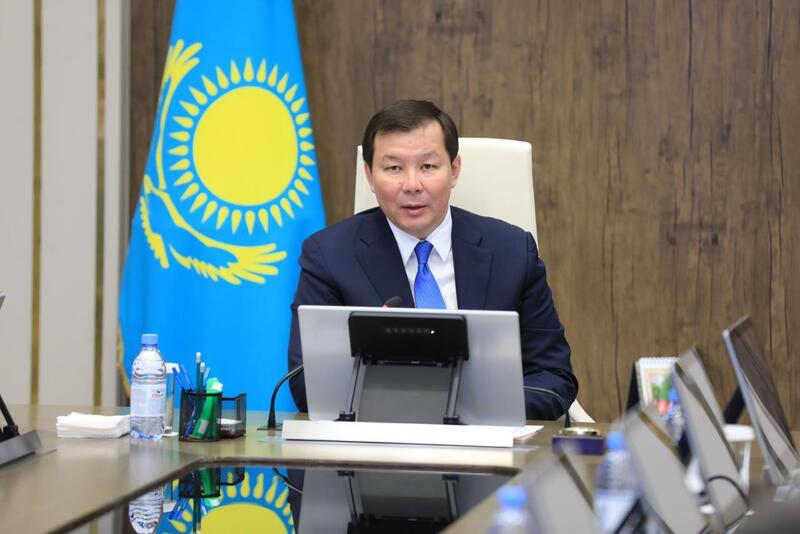 Аким региона обсудил с сенаторами развитие экономики и бюджетный потенциал