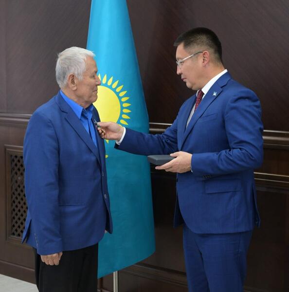 В Павлодарской области вручили медали в честь 30-летия Конституции