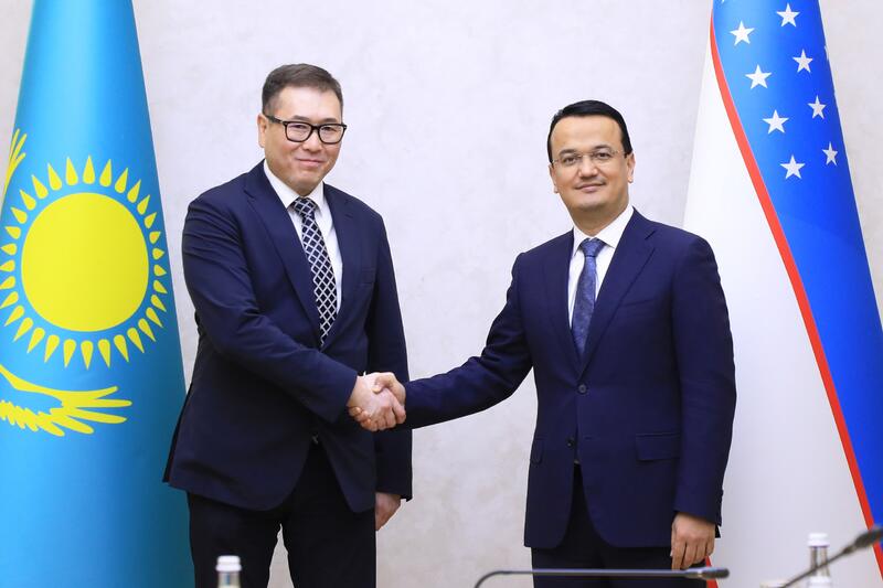Казахстан и Узбекистан обсудили меры по увеличению объемов торговли и облегчению транзитных перевозок