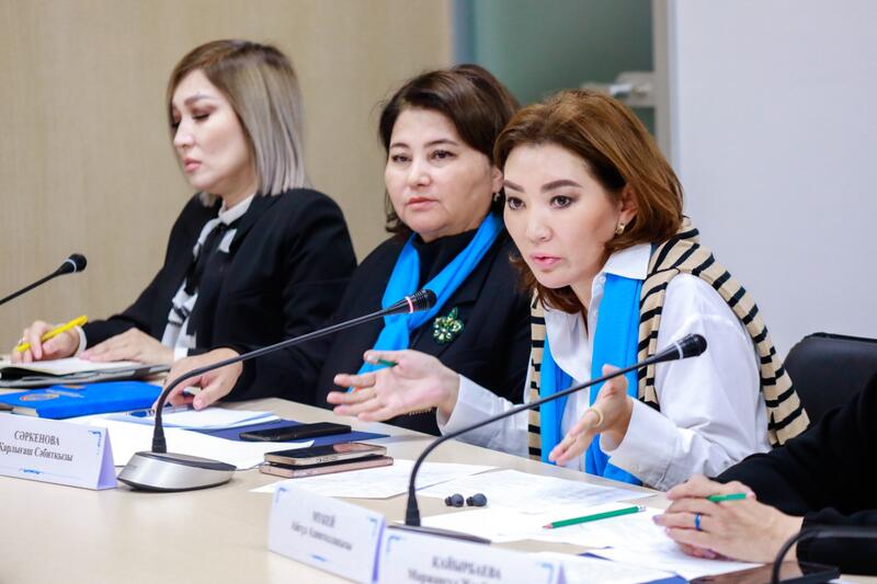 В Астане комиссия по делам женщин и семейно-демографической политике обсудила Послание Президента