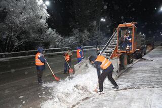 Более трех тысяч кубометров снега вывезено с улиц Алматы