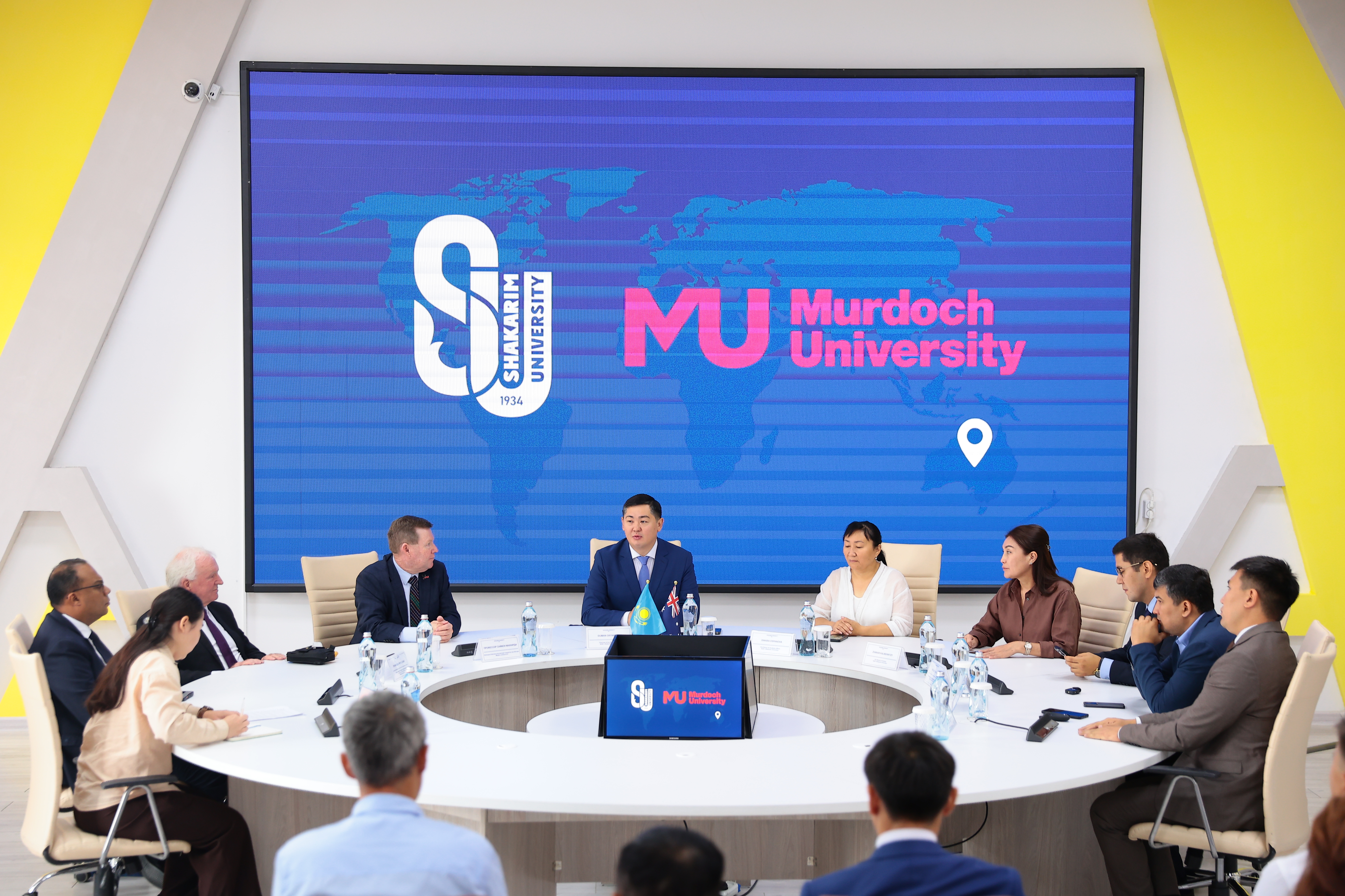 В области Абай обсудили перспективы открытия филиала Murdoch University на базе Shakarim University