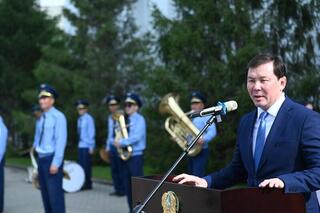 Глава региона поздравил полицейских области с профессиональным праздником