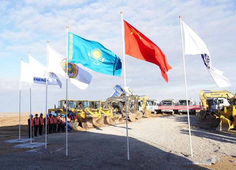 В ТУРКЕСТАНСКОЙ ОБЛАСТИ НАЧАЛОСЬ СТРОИТЕЛЬСТВО СОЛНЕЧНОЙ ЭЛЕКТРОСТАНЦИИ МОЩНОСТЬЮ 300 МВТ