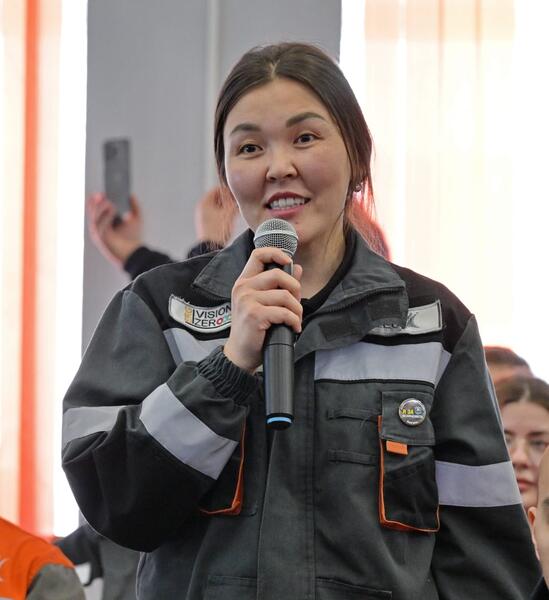 Молодежь Аксу обсудила с акимом области проект новой Конституции и будущее региона