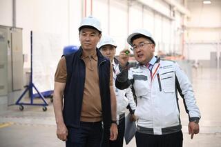 Аким Алматы ознакомился с деятельностью завода Hyundai Trans Auto