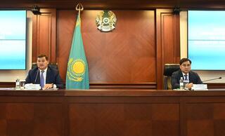 Председатель Агентства по делам государственной службы встретился с активом области